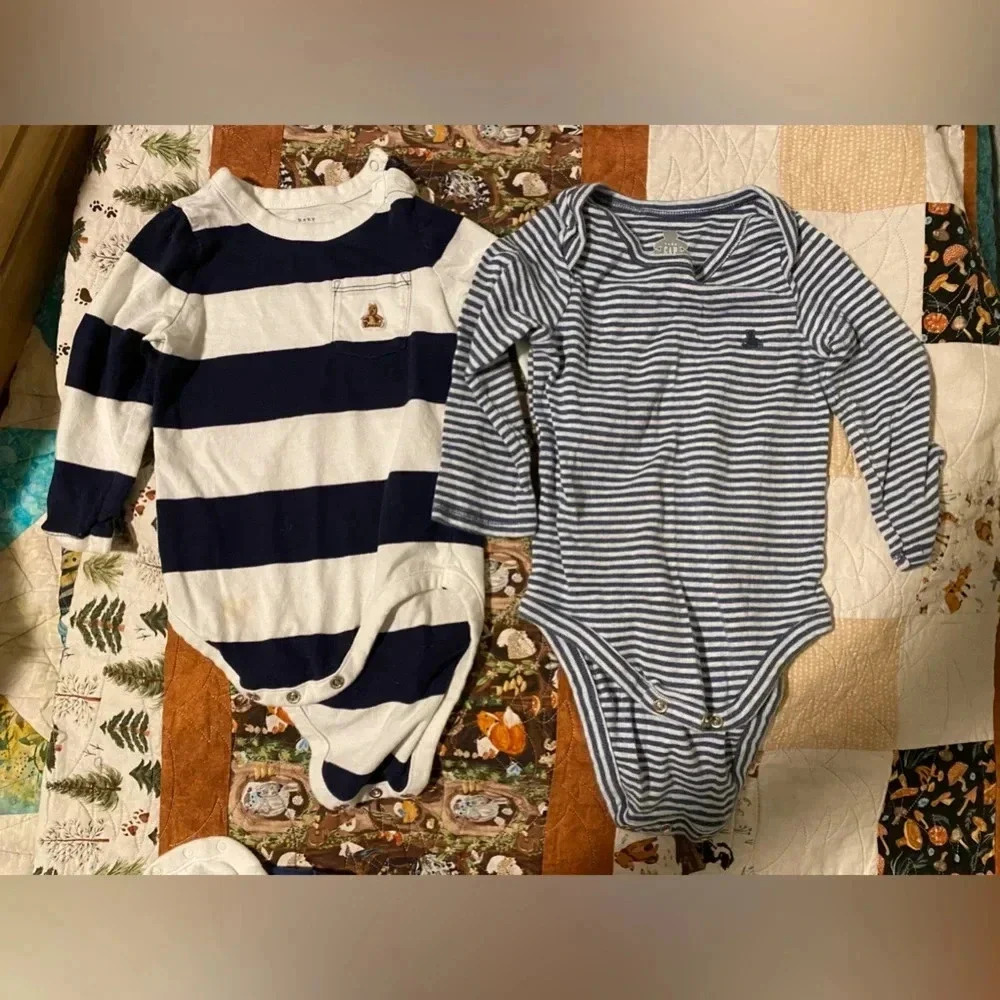 Baby Gap Onesie Bundle - Picture 1 of 6